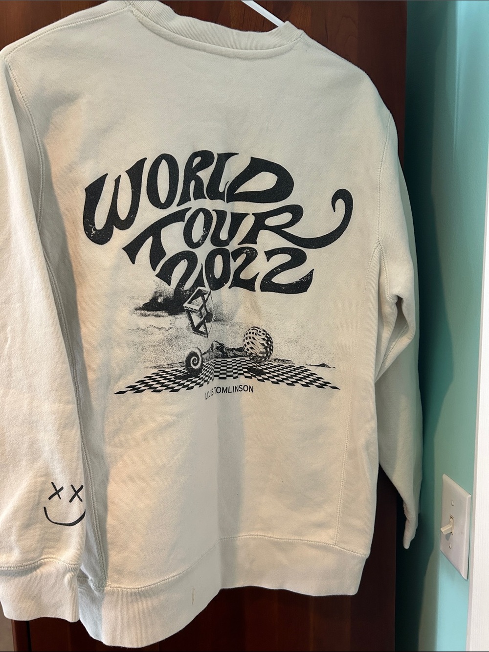 Louis Tomlinson World Tour 2022 Graphic Sweatshirt - Cream with Black Print